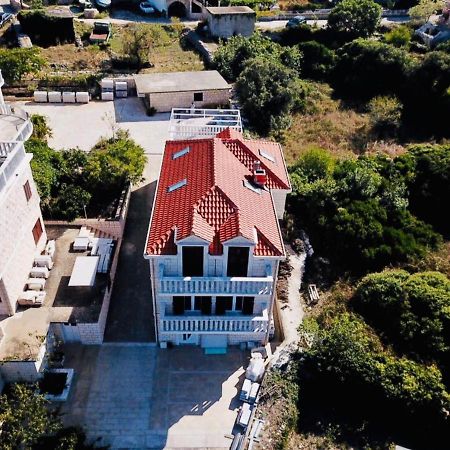 Villa Tonika Povlja  Luaran gambar