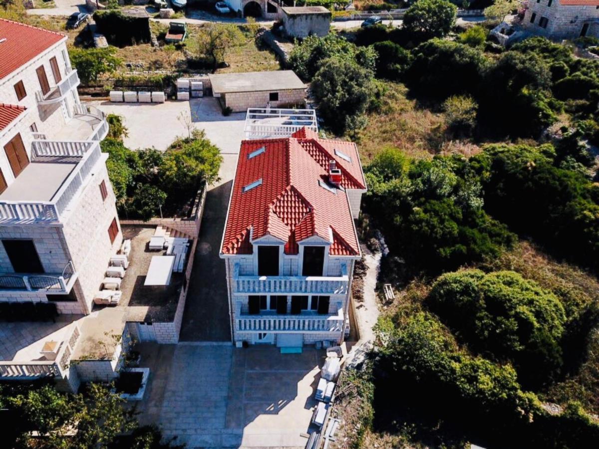 Villa Tonika Povlja  Luaran gambar