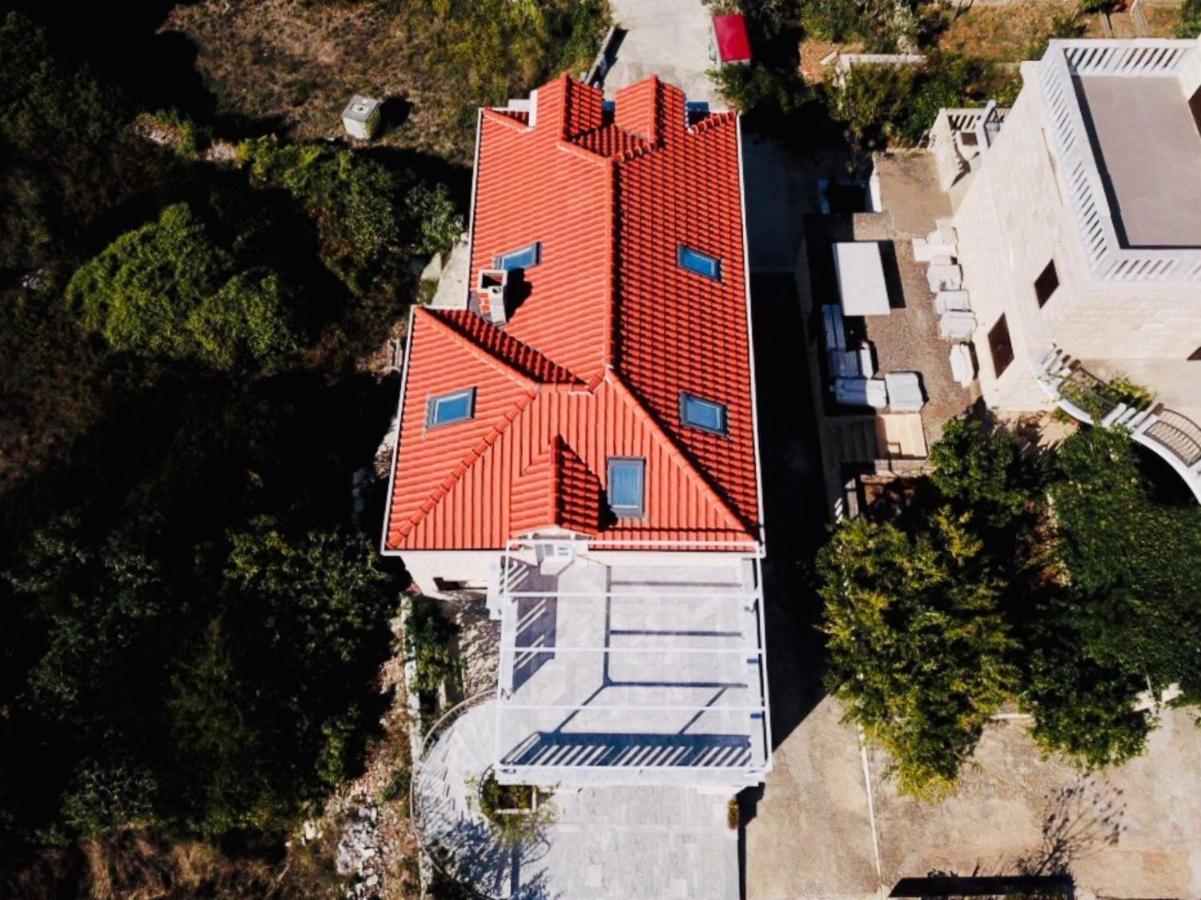 Villa Tonika Povlja  Luaran gambar